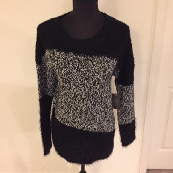VINCE CAMUTO Blk/White Textured Intarsia Sweater - Picture 5 of 6